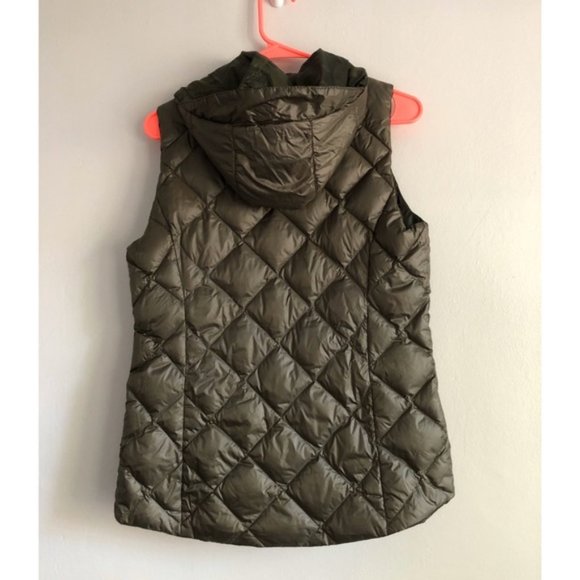 Gerry Packable Reversible Down Hooded Vest Olive Camo - Picture 8 of 8